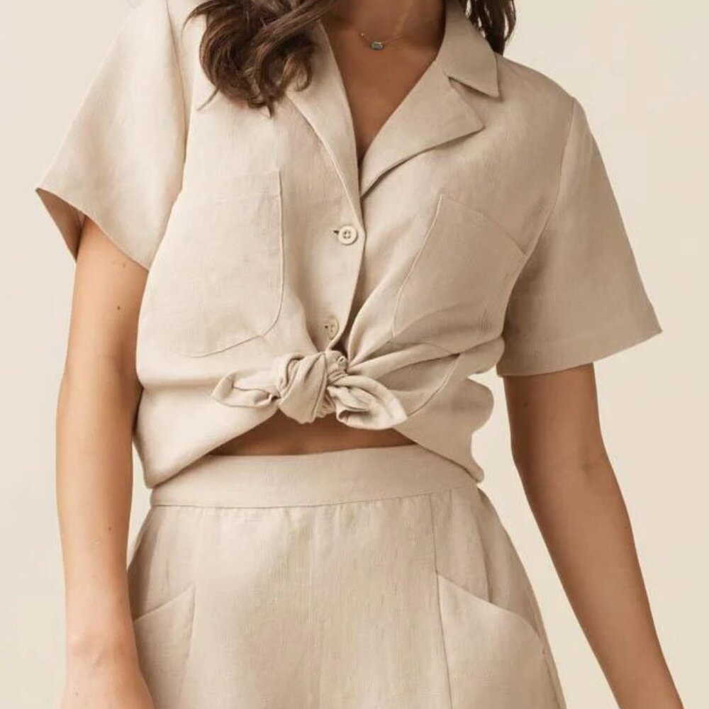 Vetta Wander Capsule Linen Collared shirt and shorts set in Stone/beige size M